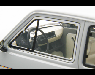 Fiat 126 Personal 4 Silver 1978 Grigio Laudoracing 1:18 Resinemodell (Türen, Motorhaube... nicht zu öffnen!)